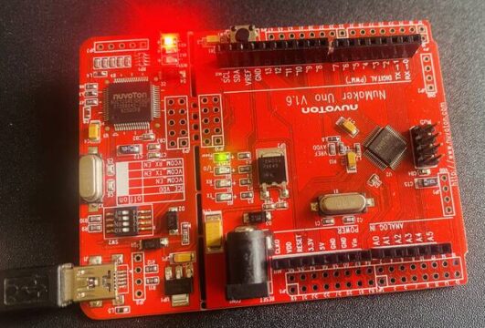 NuMaker UNO NUC131 LED Blinking