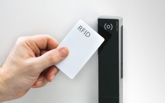 Circuit RFID Based Door Lock Security System Arduino